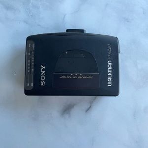 Sony Walkman WM-FX10 AM/FM portable cassette player